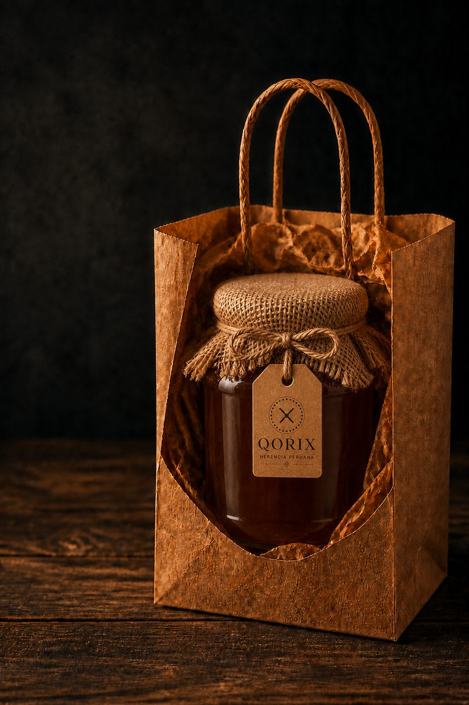 Representación referencial de un pedido Qorix con frasco de miel, bolsa kraft y tarjeta QORIX Herencia Peruana.
